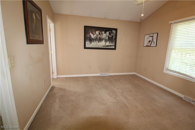 13 Hedgerows, New Middletown, OH 44442