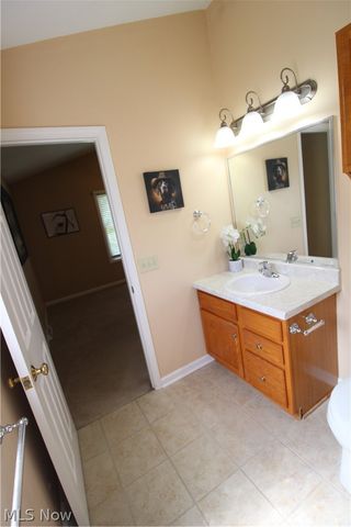 13 Hedgerows, New Middletown, OH 44442