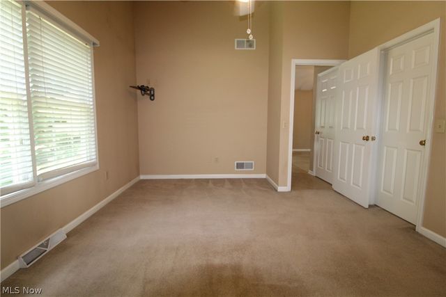 13 Hedgerows, New Middletown, OH 44442