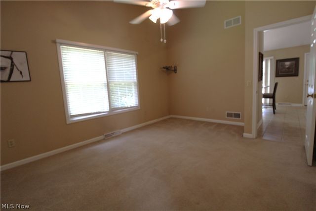 13 Hedgerows, New Middletown, OH 44442