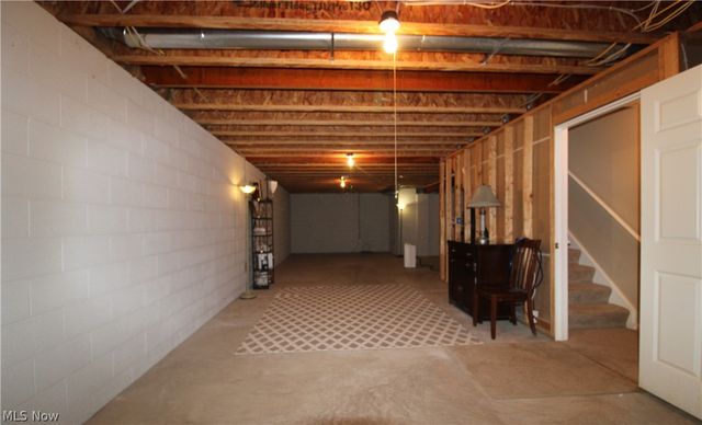 13 Hedgerows, New Middletown, OH 44442