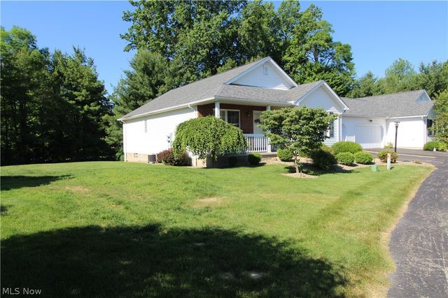 13 Hedgerows, New Middletown, OH 44442