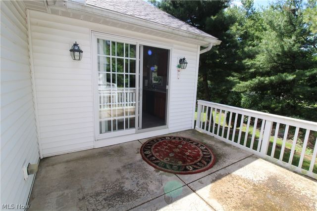 13 Hedgerows, New Middletown, OH 44442