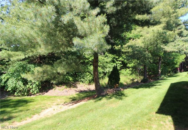 13 Hedgerows, New Middletown, OH 44442