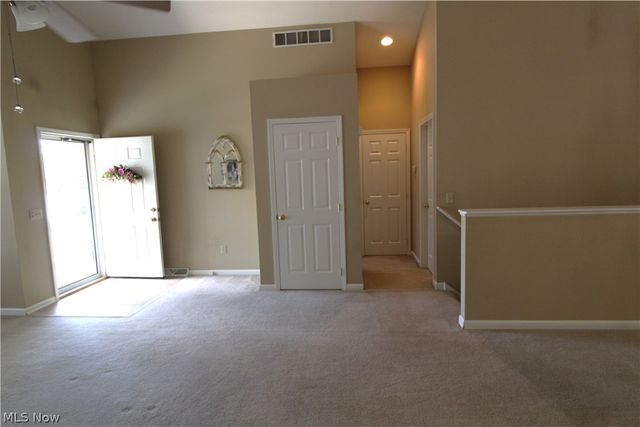 13 Hedgerows, New Middletown, OH 44442