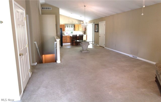 13 Hedgerows, New Middletown, OH 44442