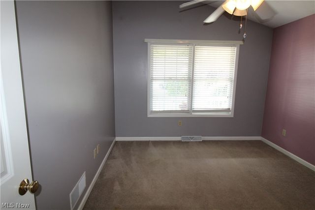 13 Hedgerows, New Middletown, OH 44442