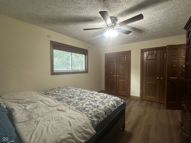 1225 Apple Valley Road, Greenwood, IN 46142