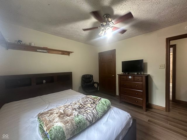 1225 Apple Valley Road, Greenwood, IN 46142