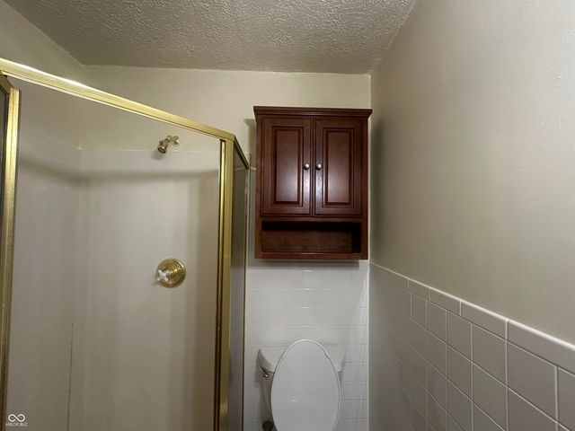 1225 Apple Valley Road, Greenwood, IN 46142