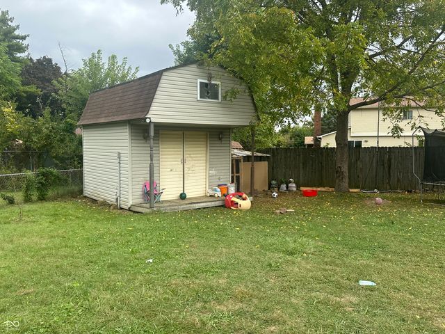 1225 Apple Valley Road, Greenwood, IN 46142