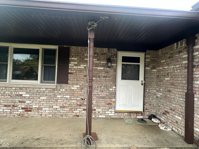 1225 Apple Valley Road, Greenwood, IN 46142