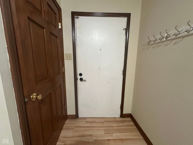 1225 Apple Valley Road, Greenwood, IN 46142