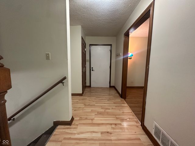 1225 Apple Valley Road, Greenwood, IN 46142