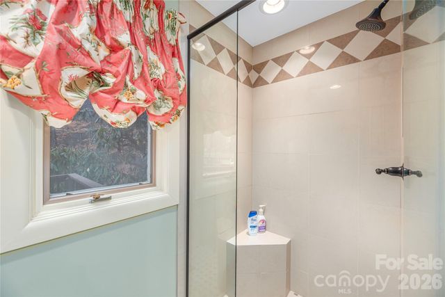 38 Laurelwood Lane, Waynesville, NC 28786