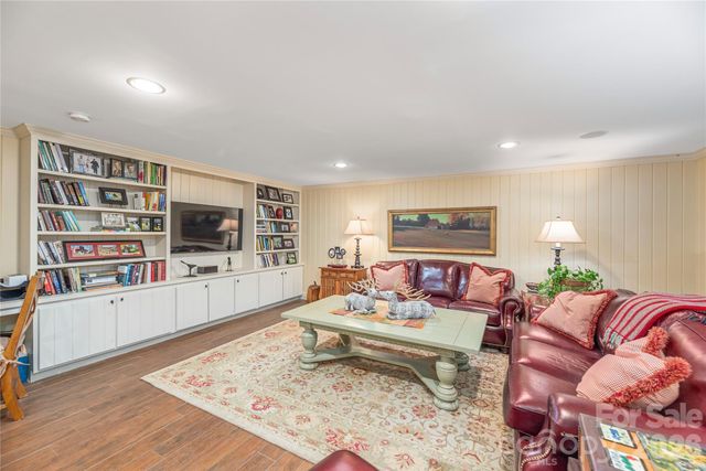 38 Laurelwood Lane, Waynesville, NC 28786