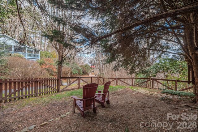 38 Laurelwood Lane, Waynesville, NC 28786