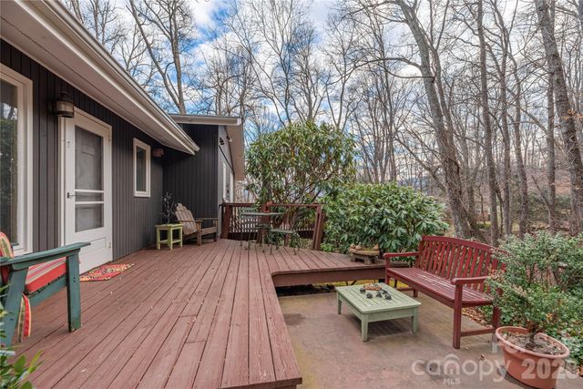 38 Laurelwood Lane, Waynesville, NC 28786