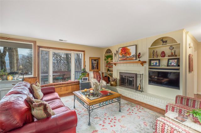 38 Laurelwood Lane, Waynesville, NC 28786