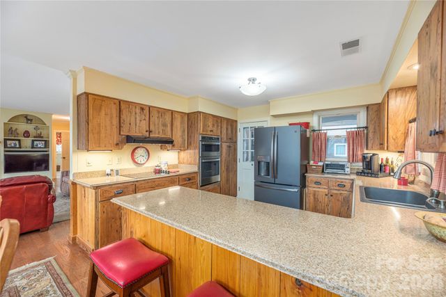 38 Laurelwood Lane, Waynesville, NC 28786