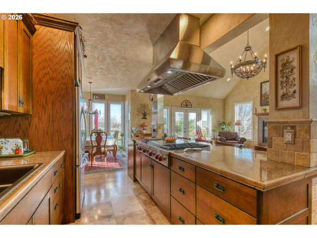 370 RILEY Ln, Adams, OR 97810