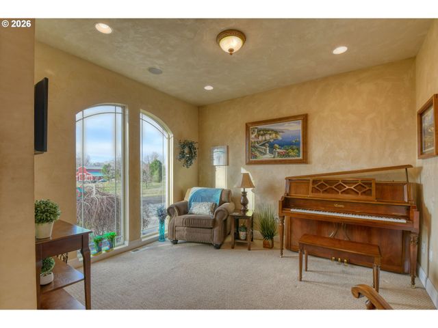 370 RILEY Ln, Adams, OR 97810