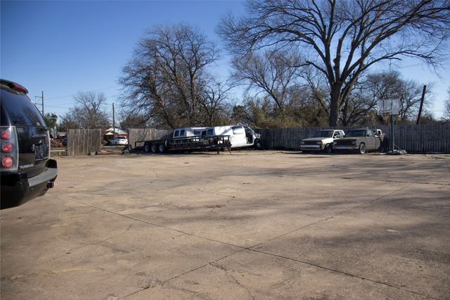 304 S 3rd Street, Garland, TX 75040