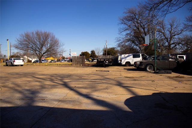 304 S 3rd Street, Garland, TX 75040
