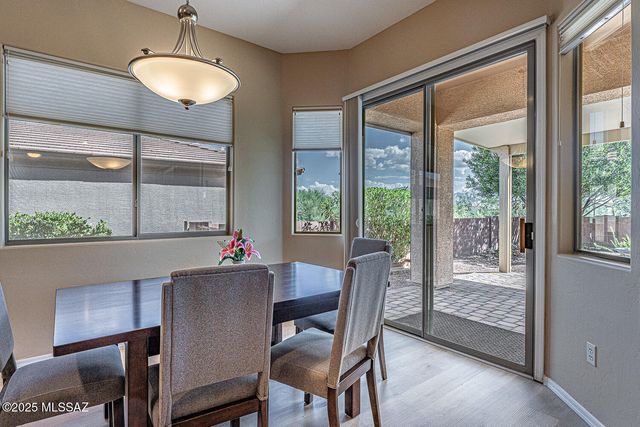 991 W Calle Artistica, Green Valley, AZ 85614