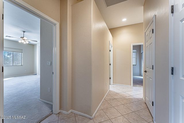 991 W Calle Artistica, Green Valley, AZ 85614