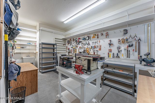 991 W Calle Artistica, Green Valley, AZ 85614