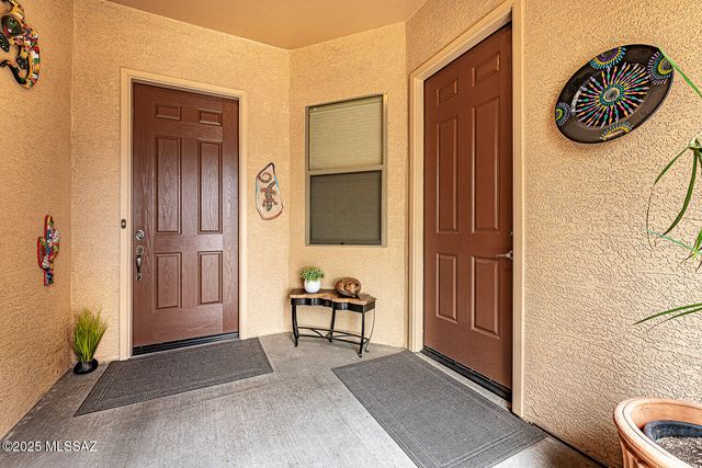 991 W Calle Artistica, Green Valley, AZ 85614