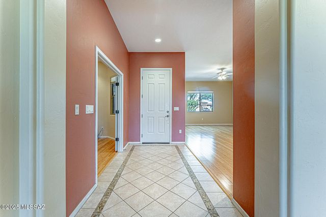 991 W Calle Artistica, Green Valley, AZ 85614