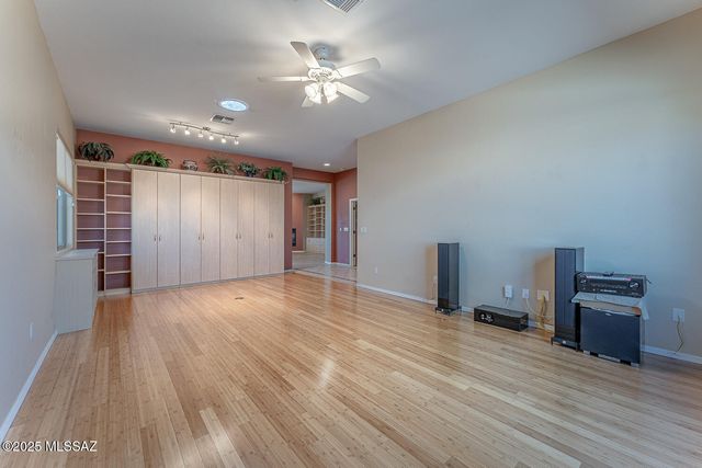 991 W Calle Artistica, Green Valley, AZ 85614