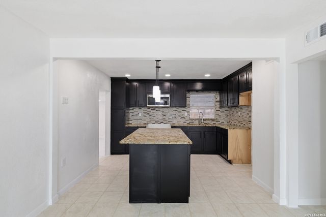 107 Sussex, San Antonio, TX 78221