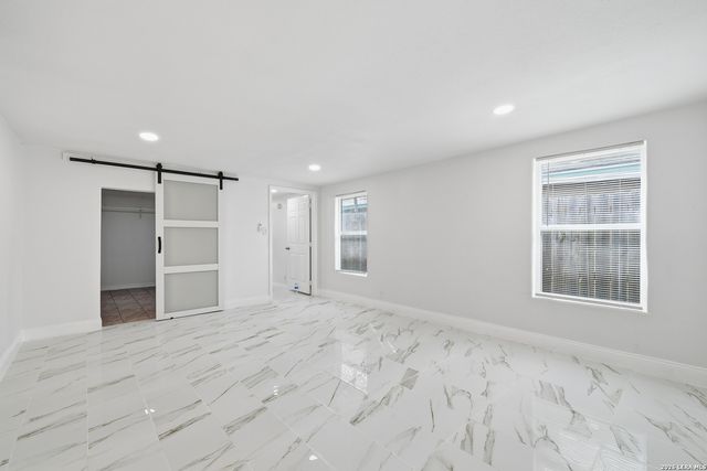 107 Sussex, San Antonio, TX 78221