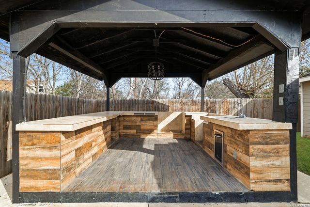 107 Sussex, San Antonio, TX 78221