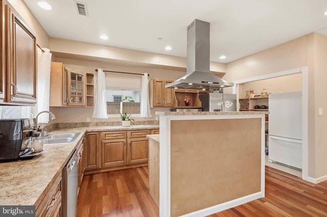 1011 CRAWFORD DR, Rockville, MD 20851