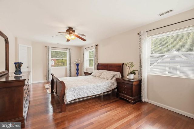 1011 CRAWFORD DR, Rockville, MD 20851