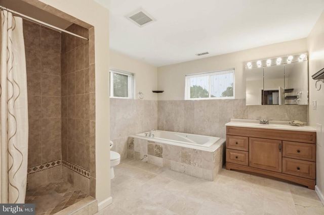 1011 CRAWFORD DR, Rockville, MD 20851
