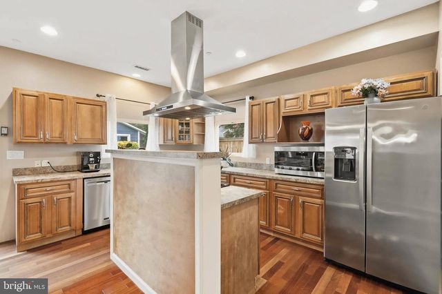 1011 CRAWFORD DR, Rockville, MD 20851