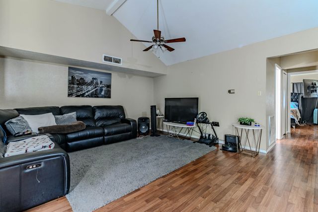 434 Pogue Street, Cedar Hill, TX 75104