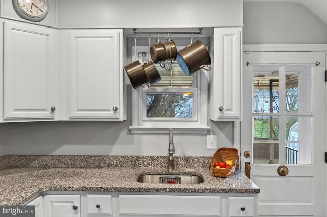 3033 PARKTOWNE RD, Baltimore, MD 21234