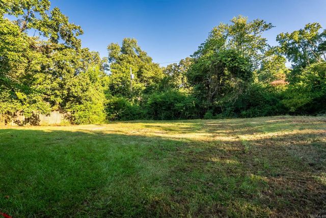 7210 W Markham Street, Little Rock, AR 72205