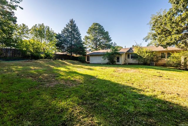 7210 W Markham Street, Little Rock, AR 72205