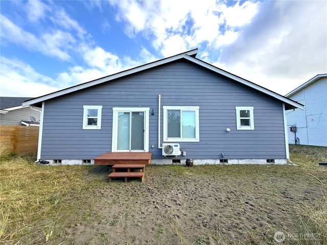 1129 Fairwood Drive SW, Ocean Shores, WA 98569