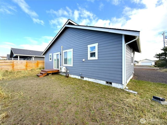 1129 Fairwood Drive SW, Ocean Shores, WA 98569