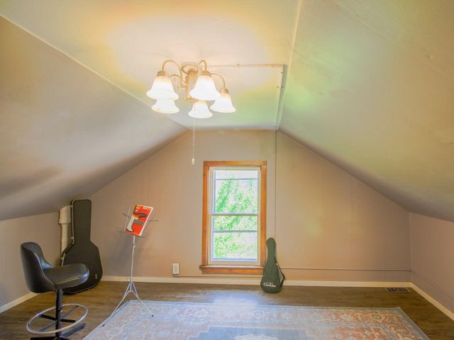 712 W 9TH AVENUE, Oshkosh, WI 54902