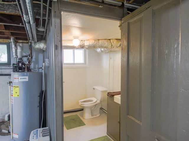 712 W 9TH AVENUE, Oshkosh, WI 54902