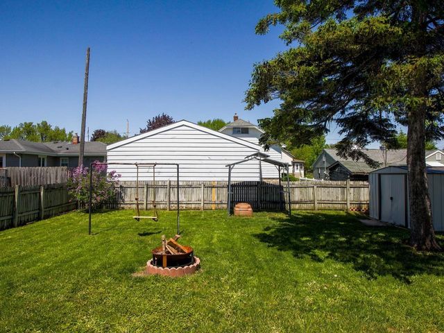 712 W 9TH AVENUE, Oshkosh, WI 54902